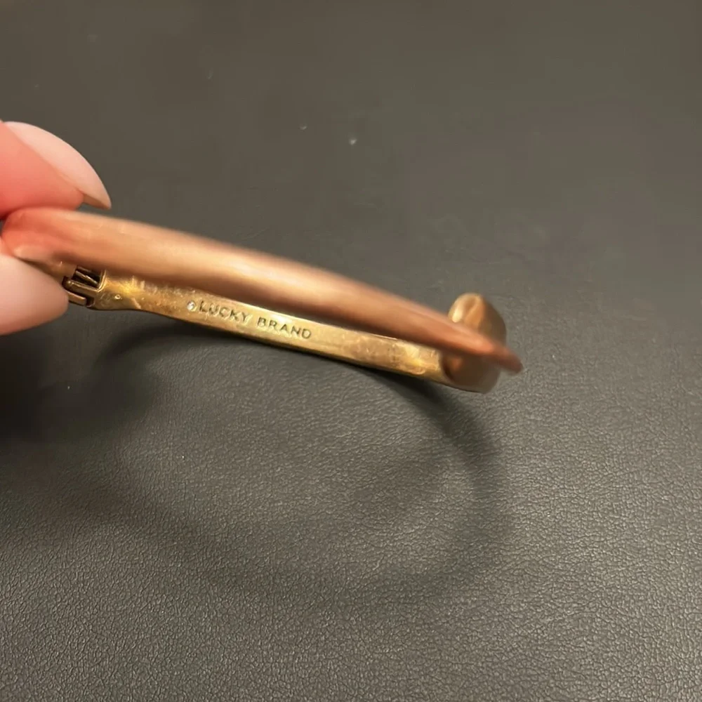Gold/copper hinge bangle - Picture 3 of 3